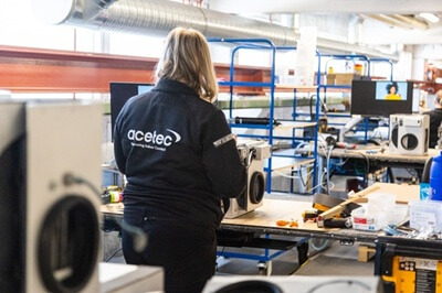 Acetec-tuotteiden kokoonpano ja laadunvarmistus